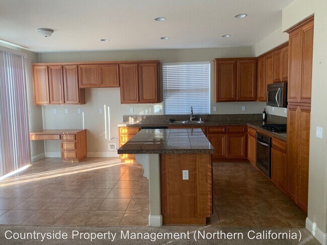 Building Photo - 5 br, 3 bath House - 3121 Rochdale Court