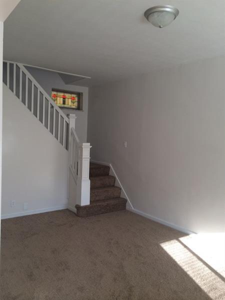 Foto del edificio - 1322 Fallowfield Ave