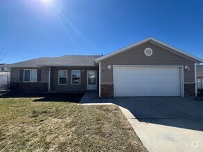 Building Photo - 417 2075 N