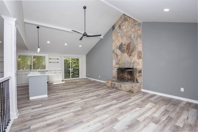 Building Photo - 9501 Fairway Ridge Rd