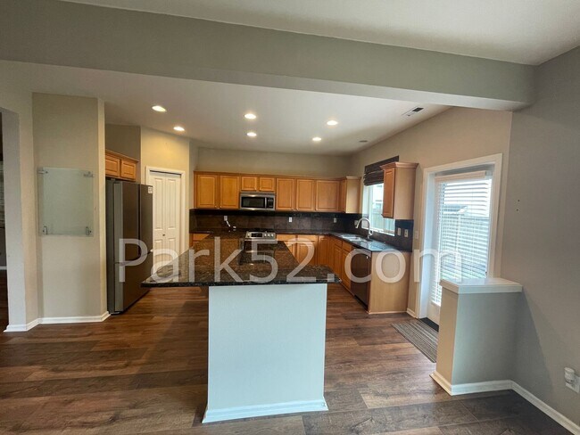 Foto del edificio - Beautiful 4 Bedroom 3 Bath In The Saddle Creek Community In Fife!