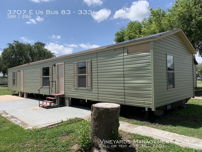 Building Photo - Magnolia Village