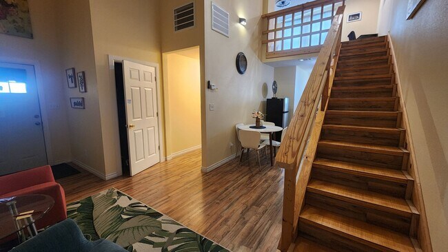 Building Photo - Welcome to the Cottage!