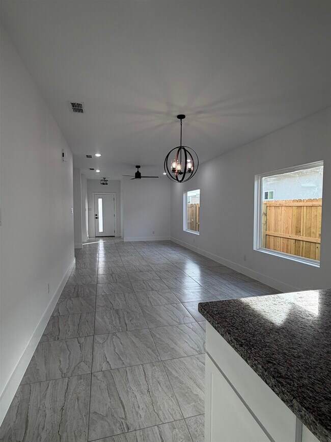 Foto del edificio - 1532 Consejero Ln