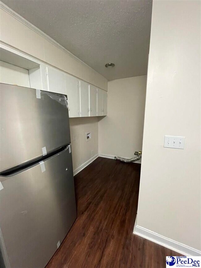 Foto del edificio - 3306 E Bennett Dr