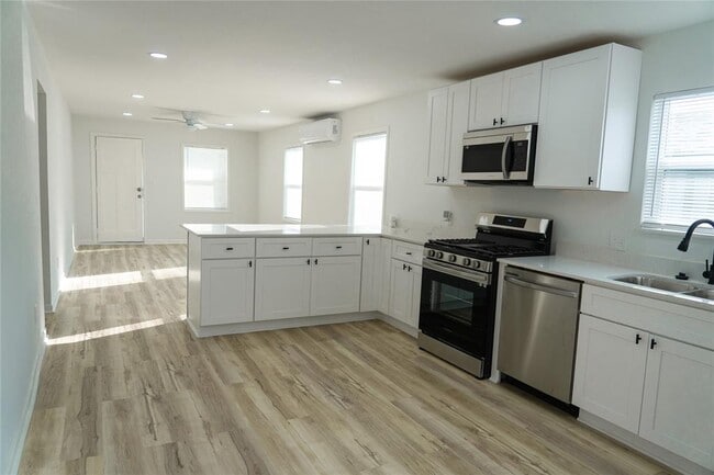 Foto del edificio - 923 E 39th St