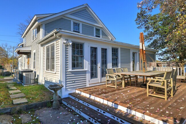 Building Photo - 183 Hillspoint Rd