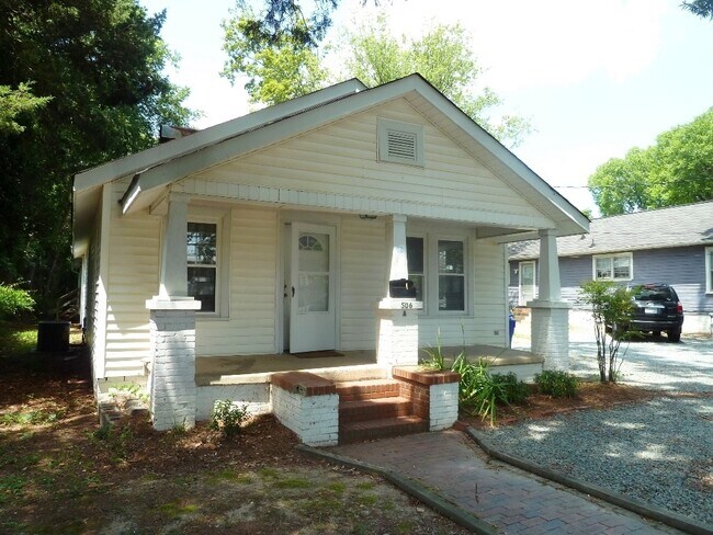 Building Photo - Incredible location on Cameron Ave. 2 BR +...