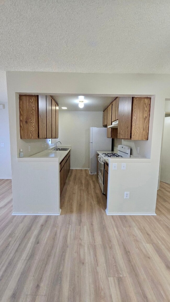 Photo - 5906 Challen Ave Apartment