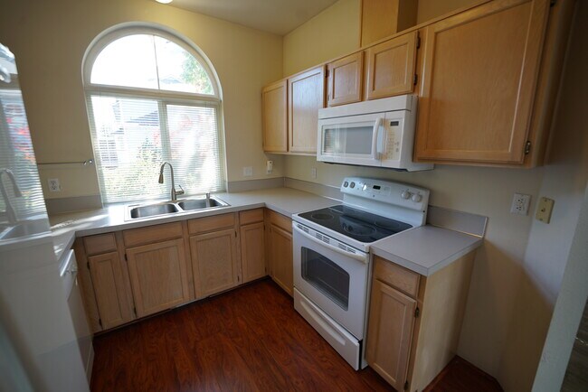 Kitchen - 6301 Stockton Ln SE