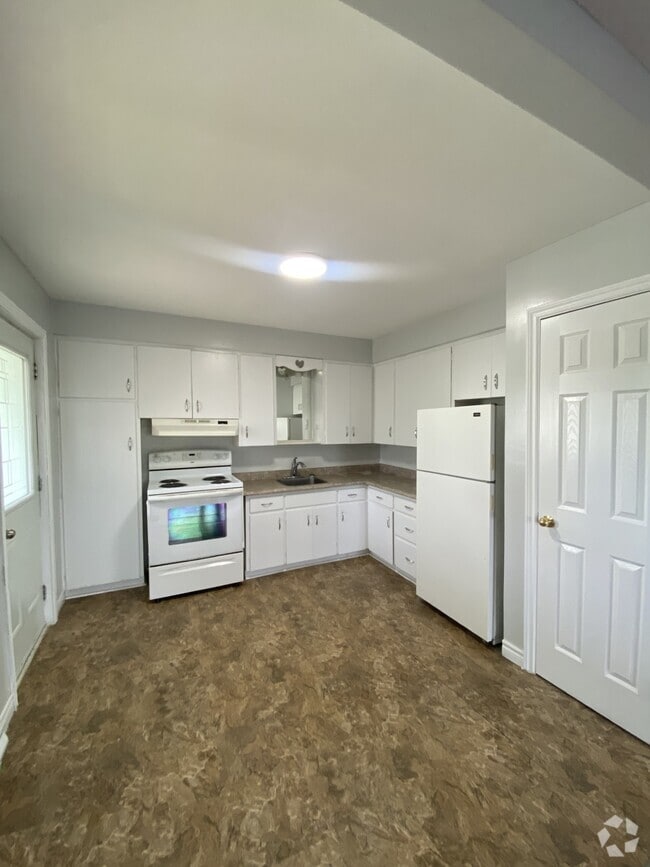 Building Photo - 956 Meadow Ave