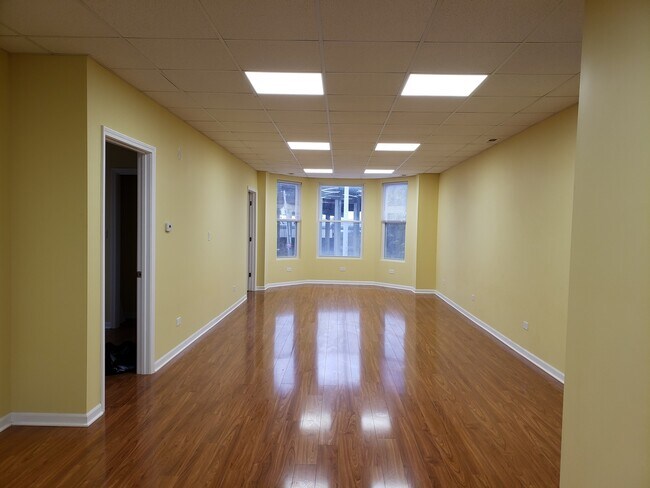 Building Photo - 3133 S Archer Ave