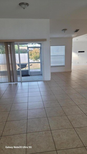 Foto del edificio - 1211 SW Wellington Ave