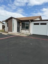 Building Photo - 454 Anna Linda Pl