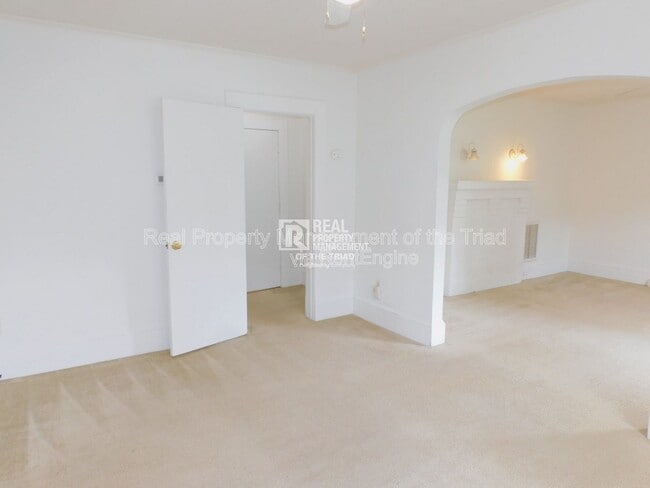 Foto del edificio - 1407 Gorrell St