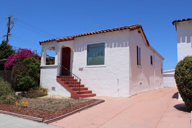 Photo - 1209 & 1211 MARIN AVE Apartment