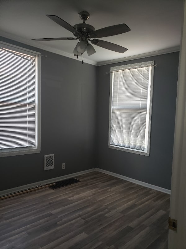 Building Photo - 9211 S Clyde Ave