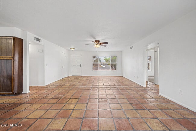 Building Photo - 1134 W Hermosa Dr