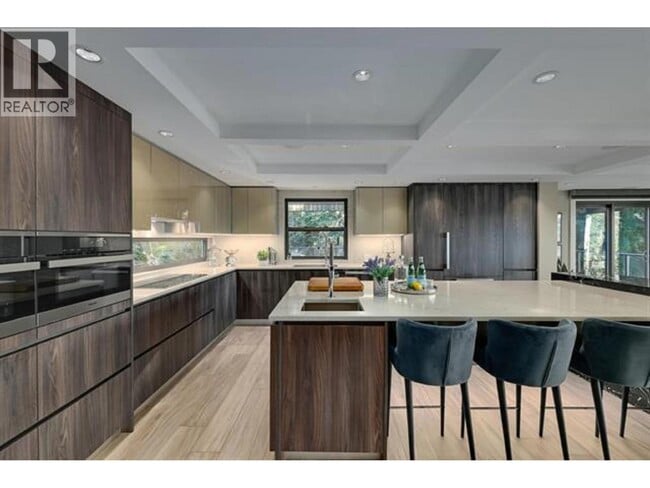 Photo du bâtiment - 445 Mountain Dr