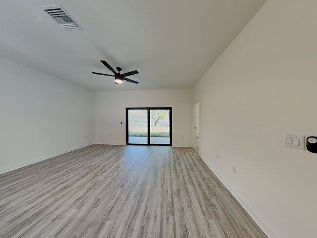 Foto del edificio - 1120 Bismarck Rd