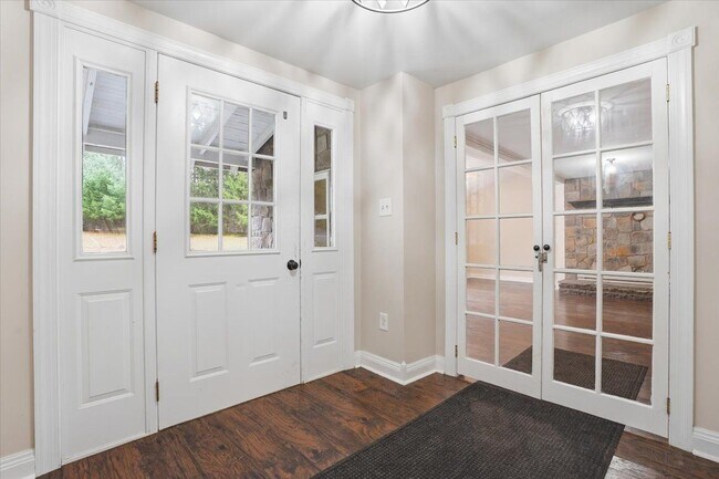 Foto del edificio - 1206 Cherry Lane Rd