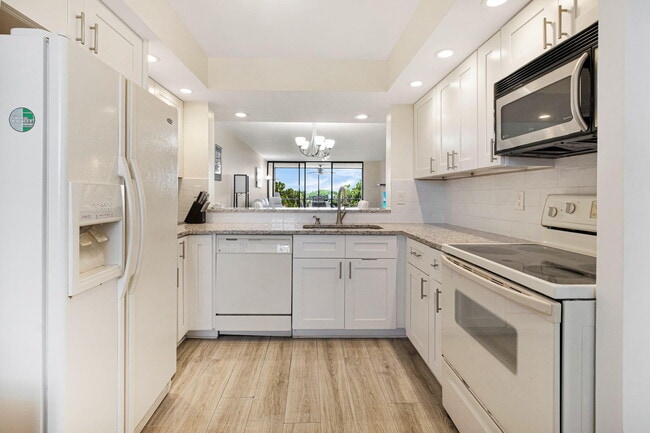 Building Photo - 6562 Boca Del Mar Dr