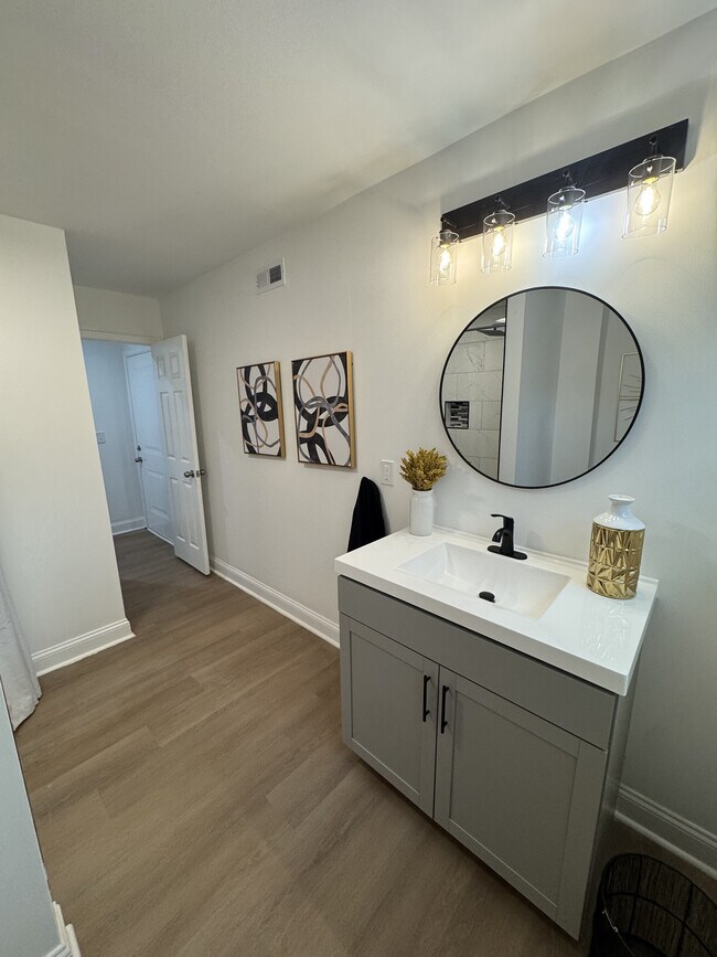 Foto del edificio - 3048 Cherry Blossom Ln