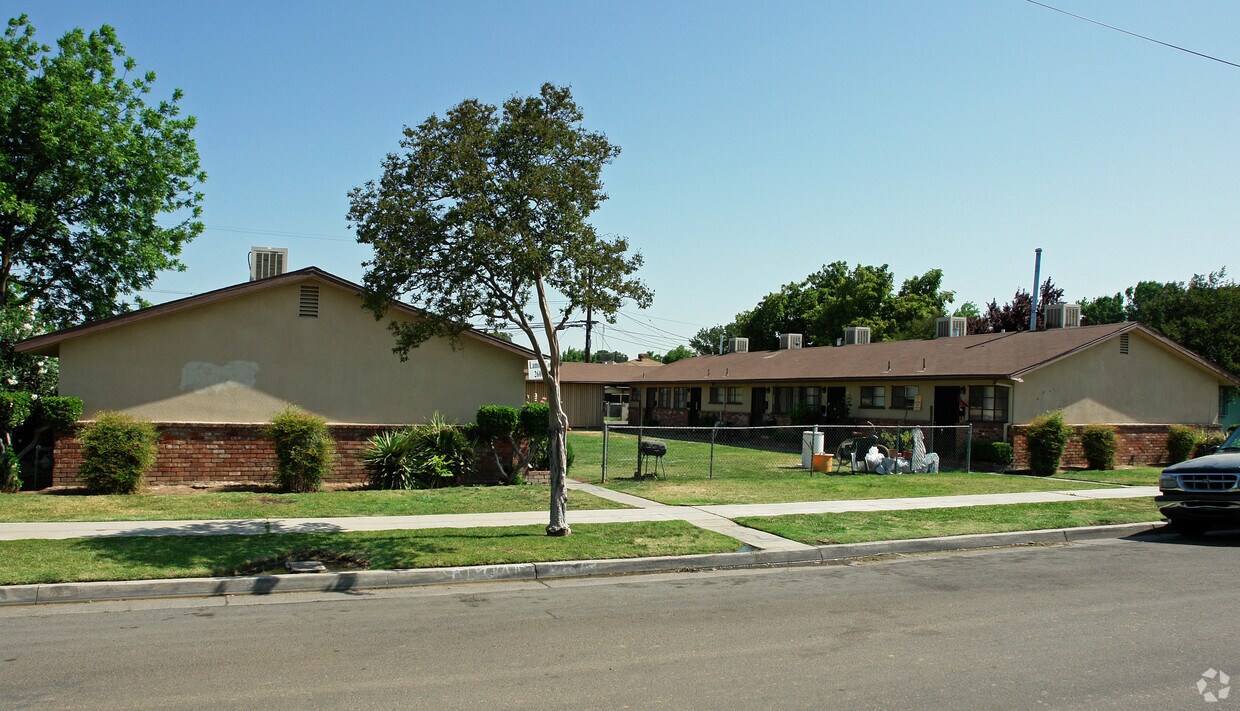 Building Photo - Lamona Court