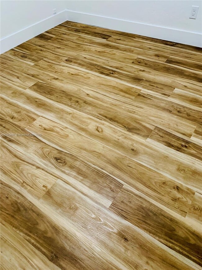 Foto del edificio - 609 NW 2nd Ave