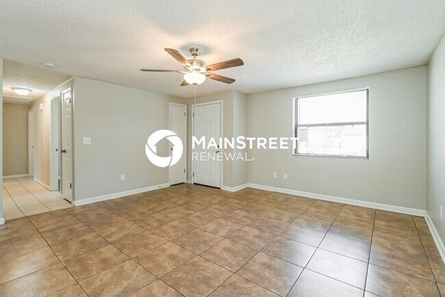 Foto del edificio - 4 Bedroom Pet-Friendly Home in Jacksonville, FL with Main Street Renewal