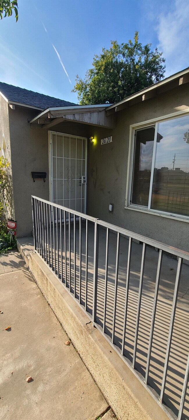 Building Photo - 2620 Truxtun Ave