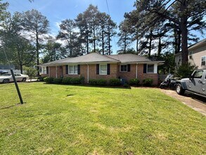 Building Photo - 103 N Thalia Rd