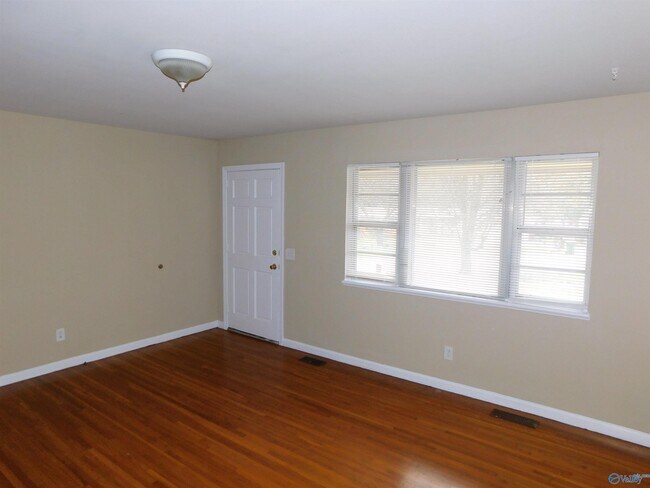 Building Photo - 3104 Cumbres Cir NW