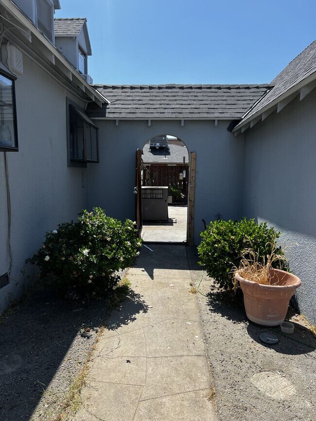 Foto del edificio - ***JUST REDUCED!!!*** 3-Bedroom, 2-Bathroom Home in Roosevelt Neighborhood