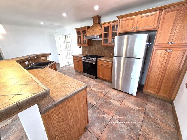 Foto del edificio - Beautiful 2 Bedroom 1 Bath Home