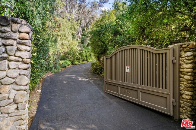 Foto del edificio - 10521 Rocca Pl