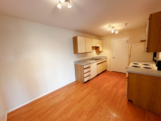 Building Photo - 1320 Brook St