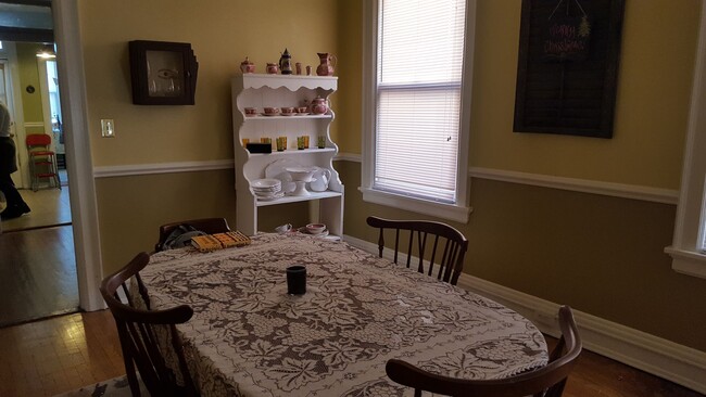 Foto del edificio - Fabulous 2BR Apartment on Arthur Ashe Blvd!