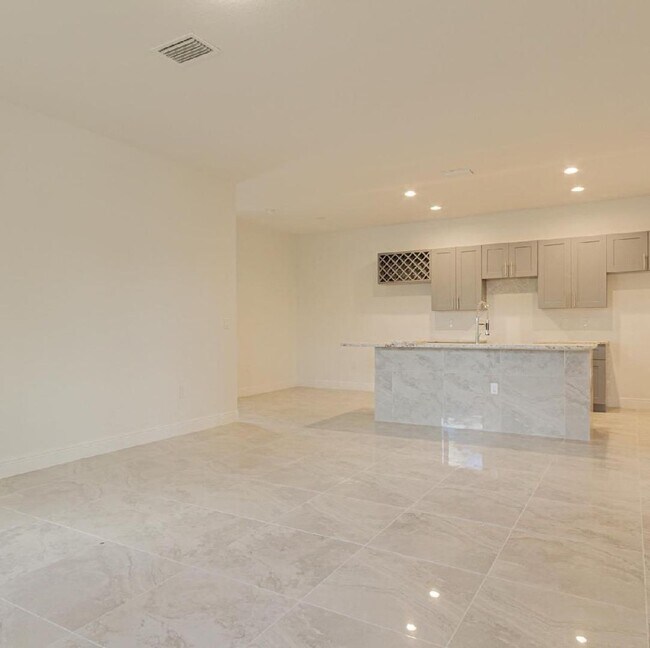 Foto del edificio - Huge Corner Duplex-3/2/1