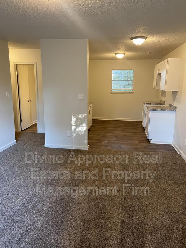 Building Photo - 1121 4th Ct W