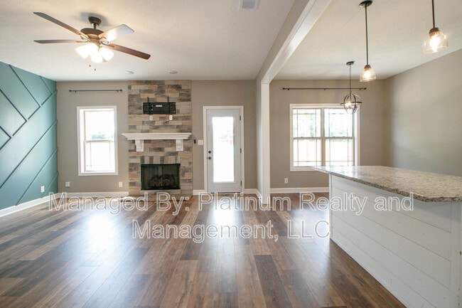 Building Photo - 638 Tacoma Dr