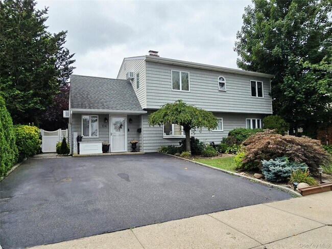 Building Photo - 104 Choir Ln