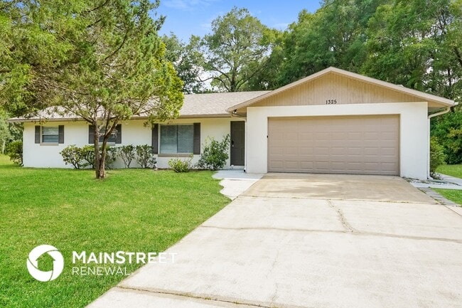 Building Photo - 1325 N Circle Dr