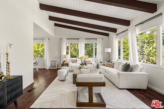 Building Photo - 905 Hartford Way