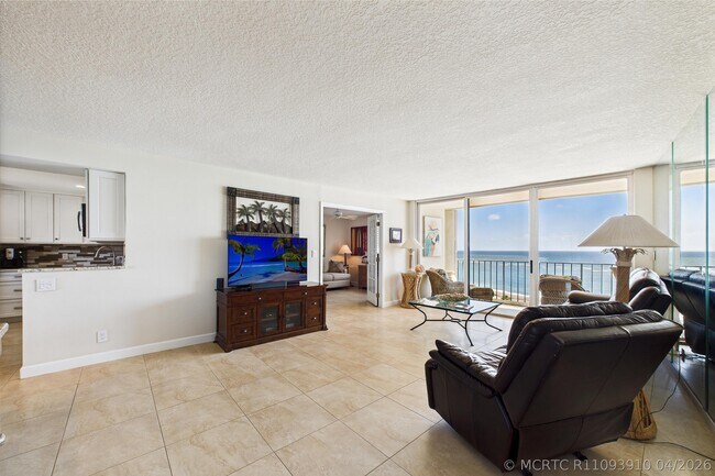 Foto del edificio - 100 Ocean Trail Way