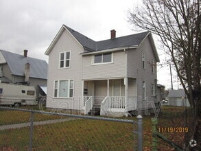 Building Photo - 1508 W Sharp Ave