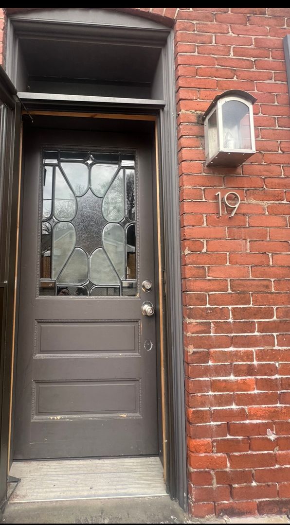 Foto del edificio - Stylish 2-bedroom modern townhome in the South Side Slopes