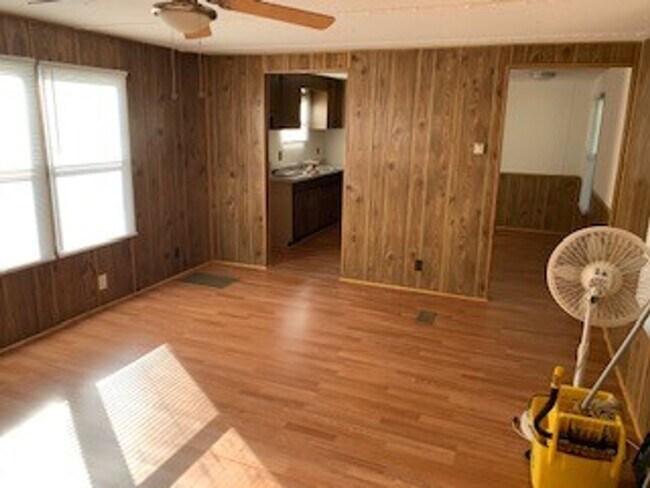 Building Photo - 734 Pine St