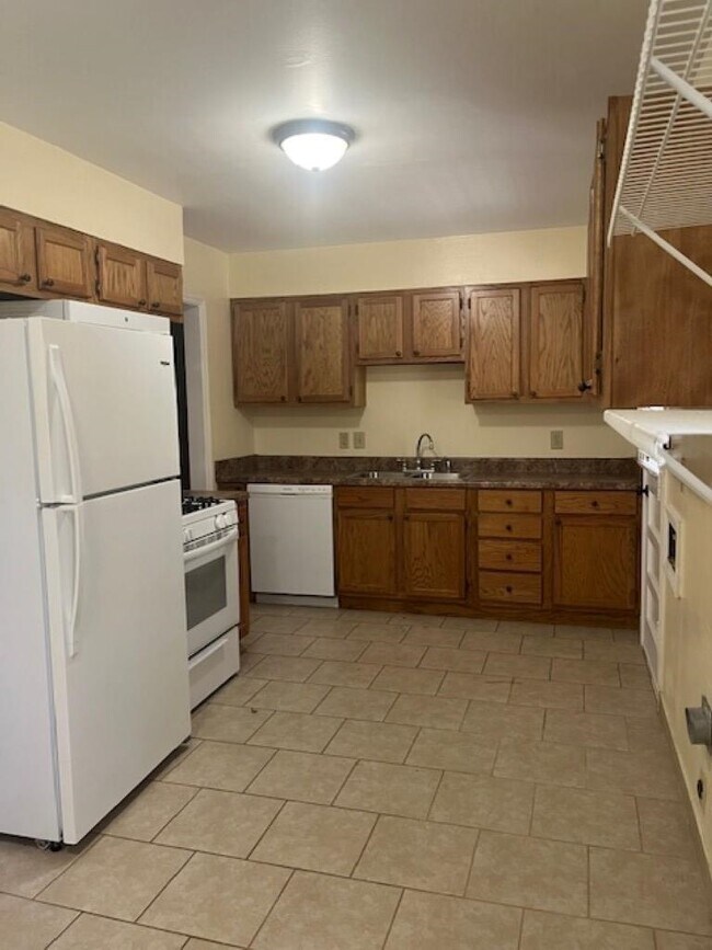 Foto del edificio - 1022 S White Station Rd