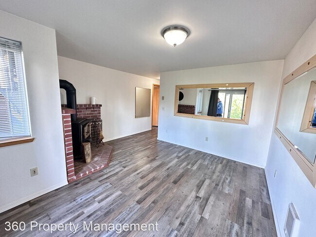 Building Photo - 2 br, 1 bath House - 3743 Morning Glory La...